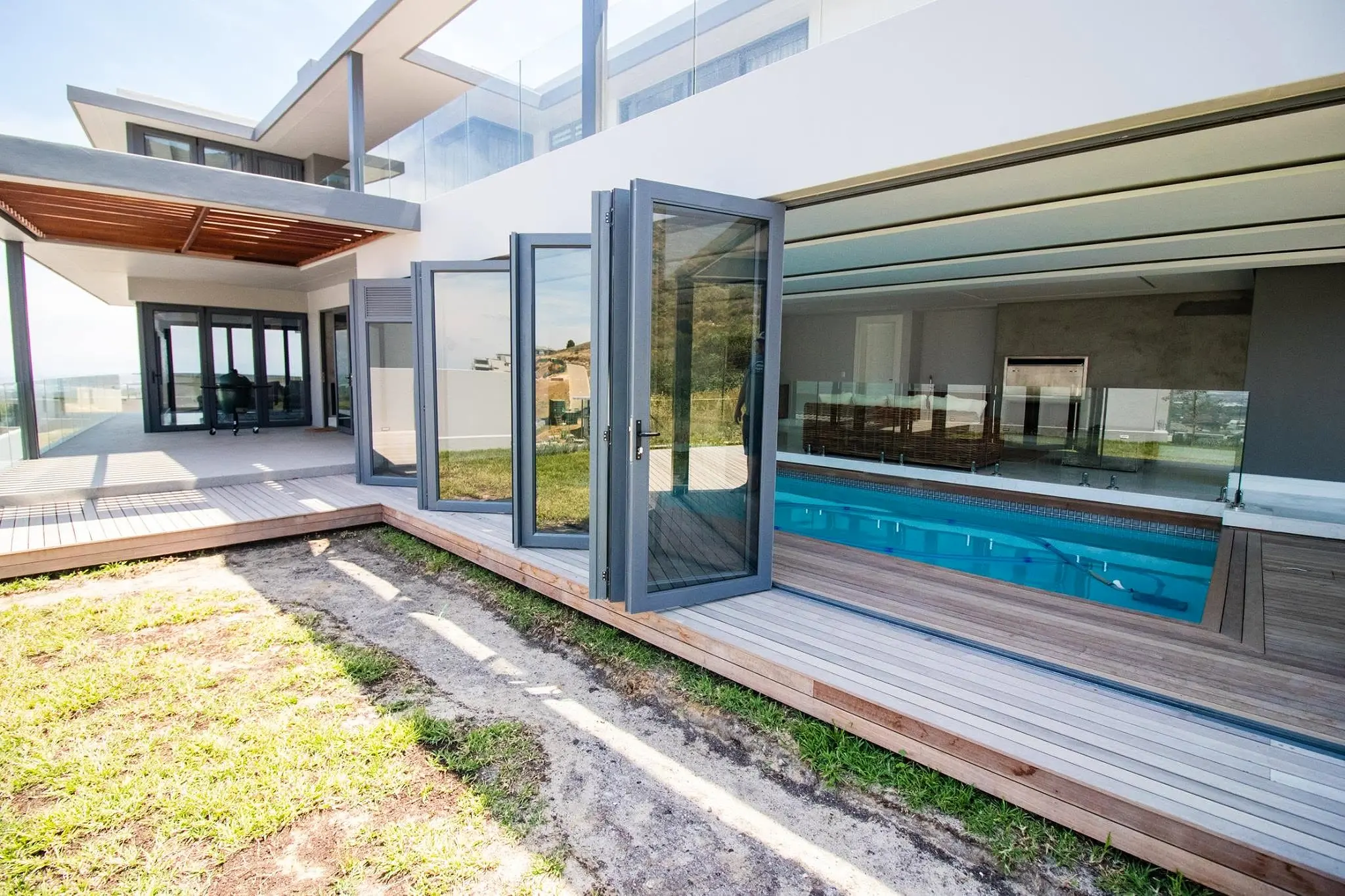 Open Vista Fold stack-away door system at Baronetcy Estate