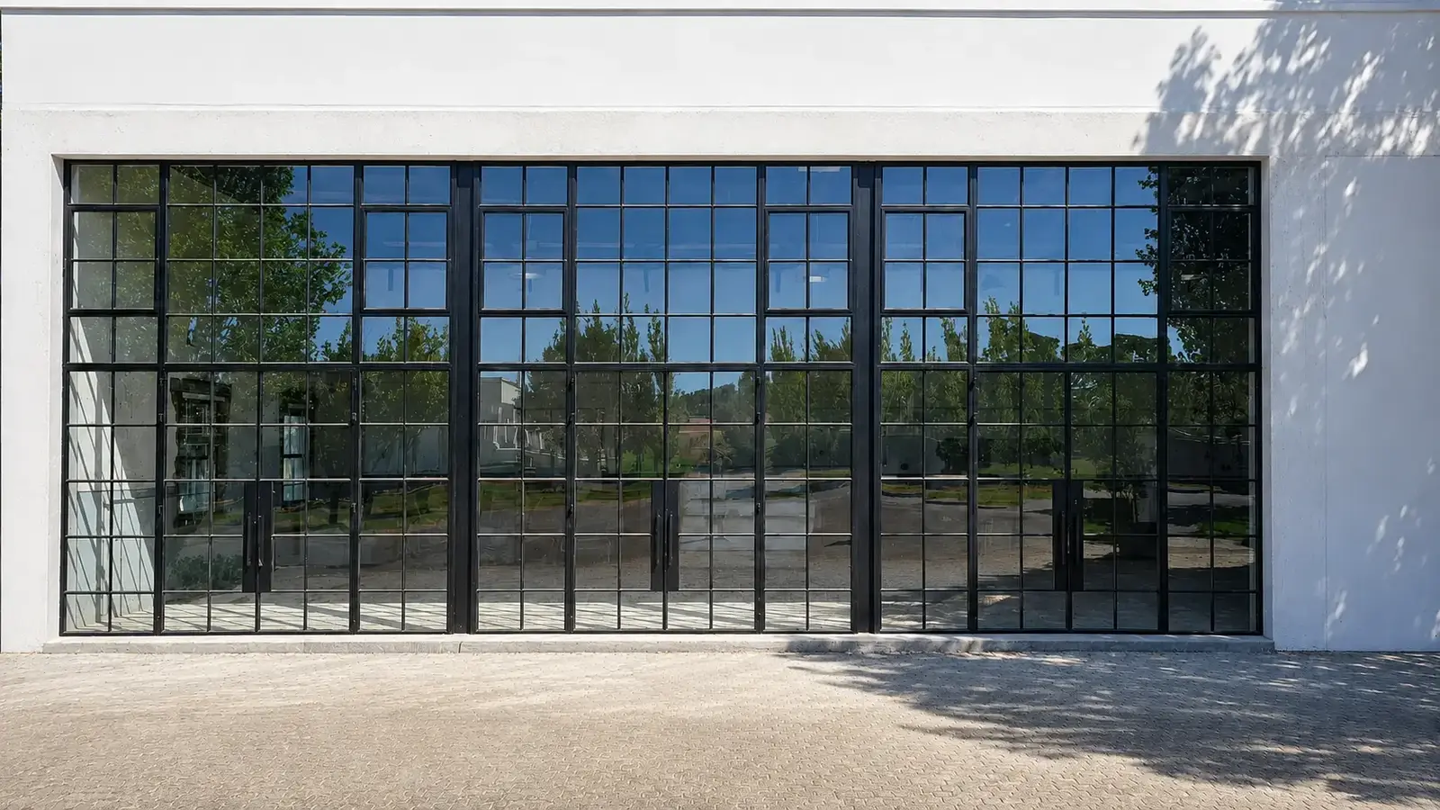 Squared completed steel-and-glass elevation at Loch Lynne Wine Estate